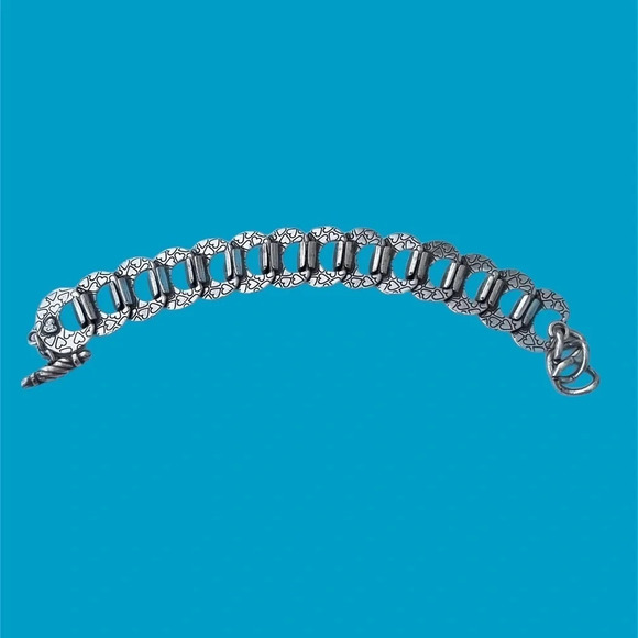 Brighton Wide Link Bracelet, Vintage Silver Brighton Etched Link Bracelet - Picture 5 of 6